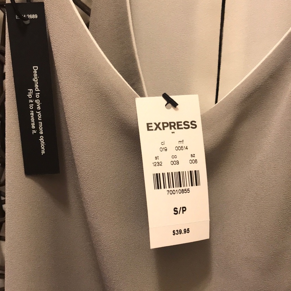 NWT.. Reversible Tank! - Picture 3 of 3